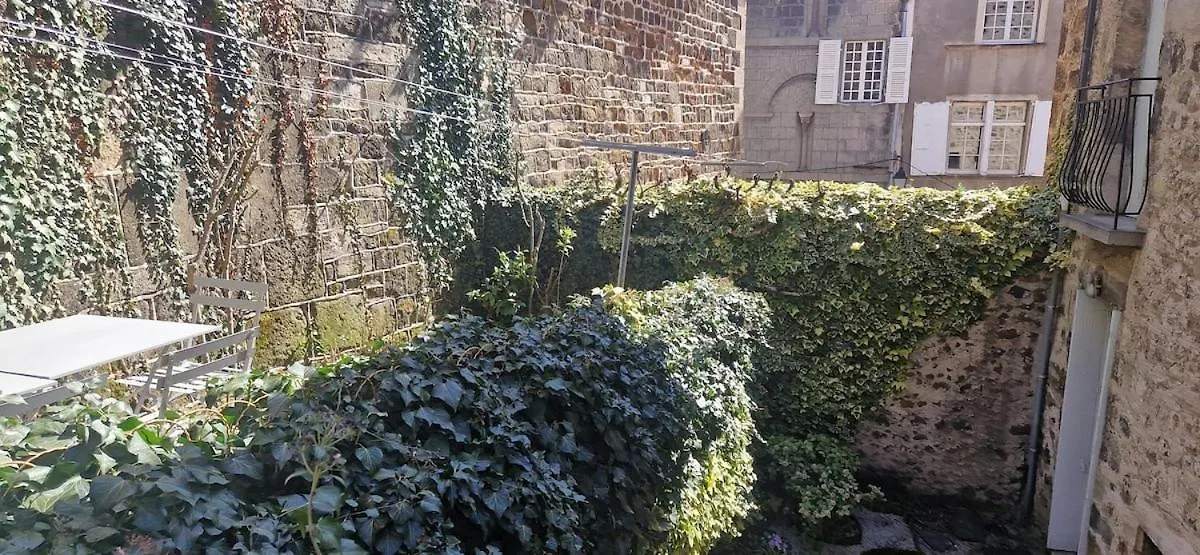 Appartement 120 M² Duplex Coeur Historique Au Calme Le Puy-en-Velay 0*,