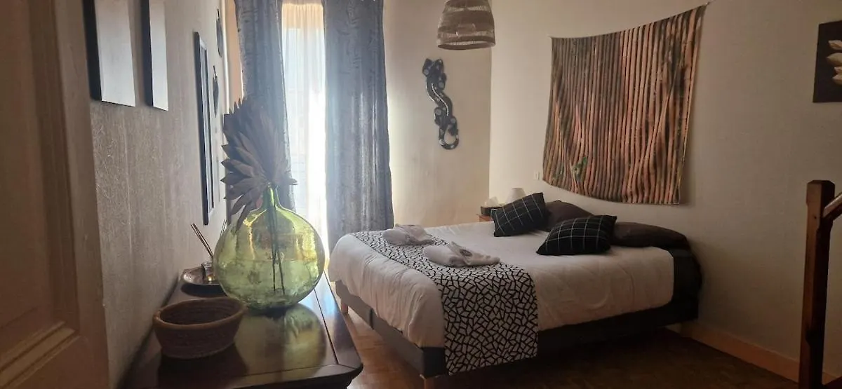 Appartement 120 M² Duplex Coeur Historique Au Calme Le Puy-en-Velay Apartment