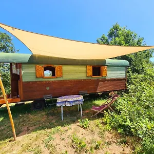 https://roullot.midi-pyreneeshotels.com