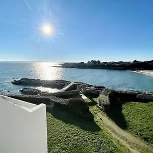 https://les-pieds-dans-leau-t2-archi-cosy-vue-mer-180.inbrittany.com